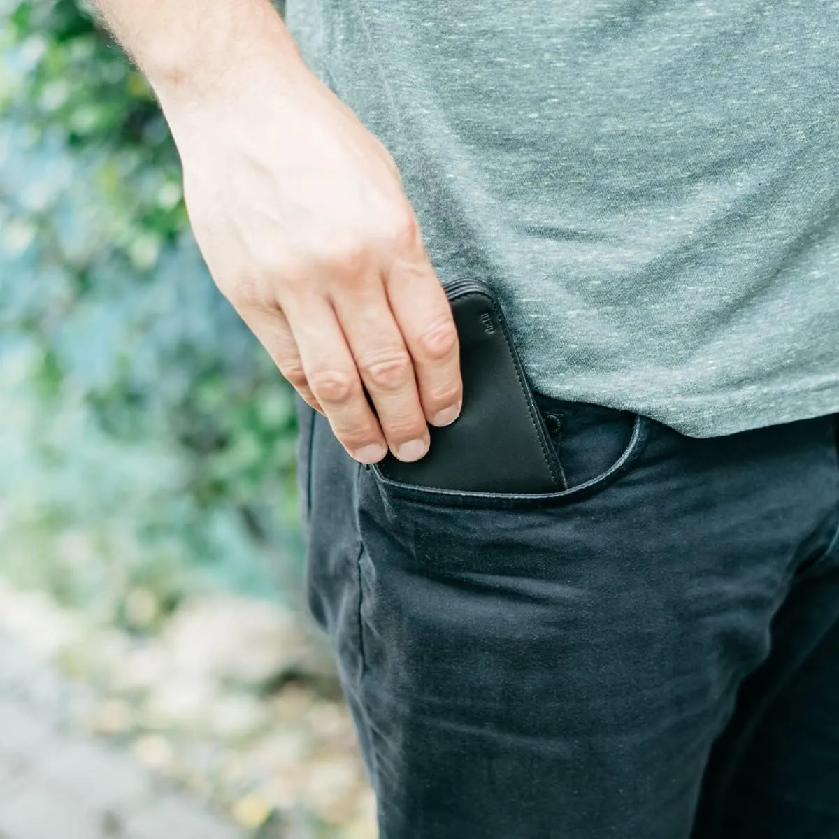 Distil Union Wally 5.0 with MagLock | RFID Leather Bifold Wallet with Money Clip & MagLock | Slim, Minimalist Billfold